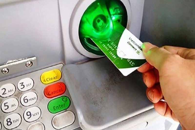 Kích hoạt thẻ Vietcombank tại ATM